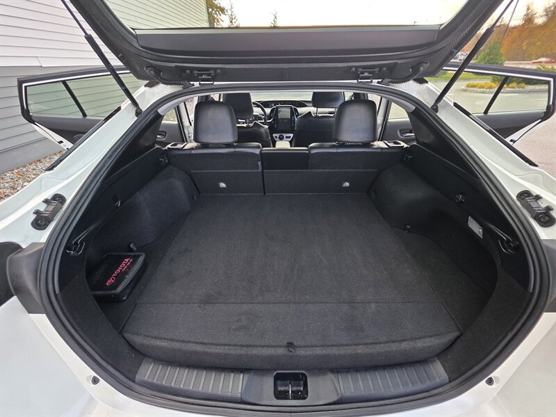 2018 Toyota Prius Prime Premium - Photo 24 - Westport, MA 02790
