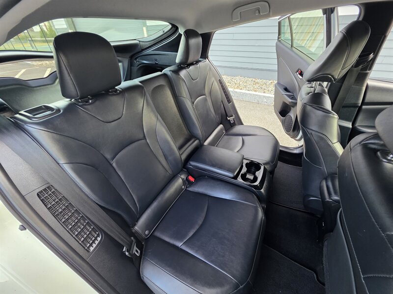 2018 Toyota Prius Prime Premium - Photo 14 - Westport, MA 02790