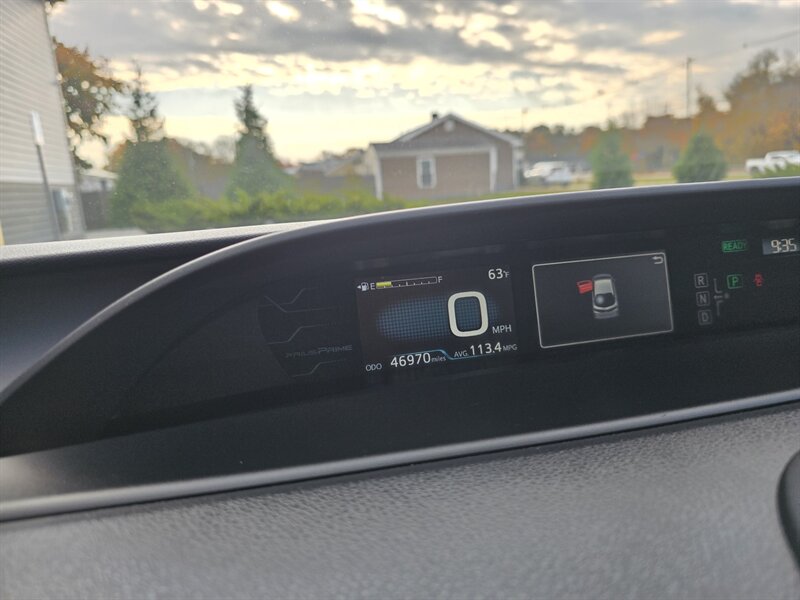 2018 Toyota Prius Prime Premium - Photo 19 - Westport, MA 02790