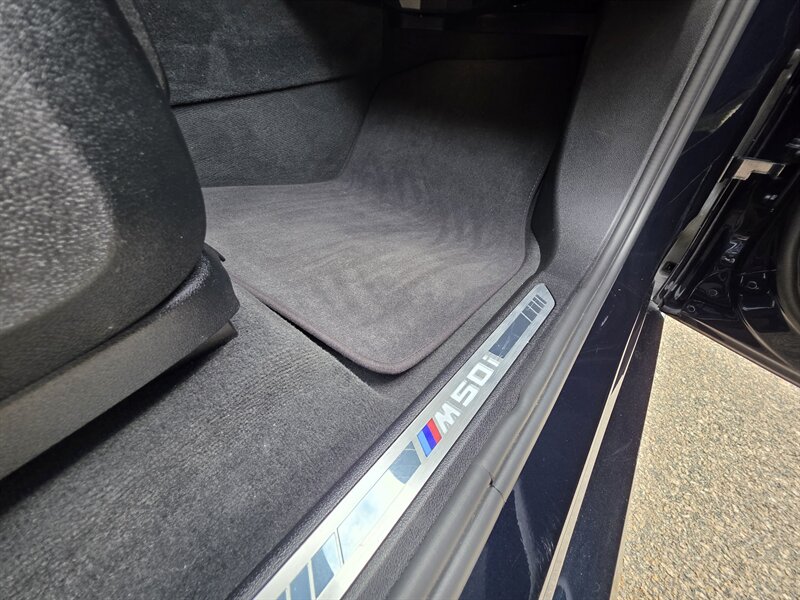 2022 BMW X5 M50i - Photo 33 - Westport, MA 02790