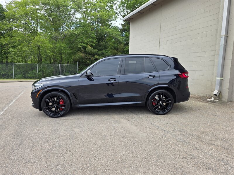 2022 BMW X5 M50i - Photo 2 - Westport, MA 02790