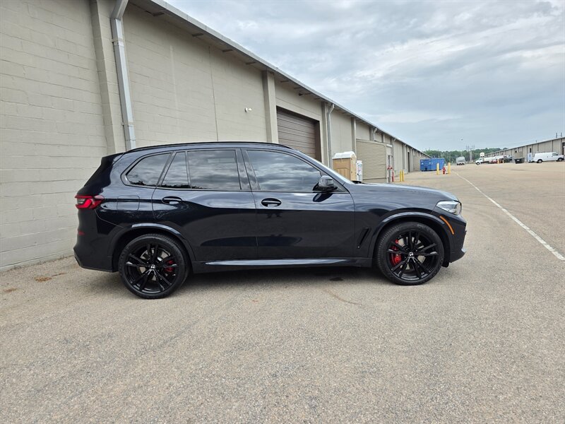 2022 BMW X5 M50i - Photo 8 - Westport, MA 02790