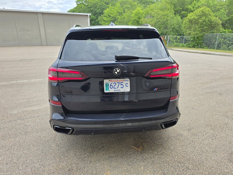 2022 BMW X5 M50i - Photo 7 - Westport, MA 02790
