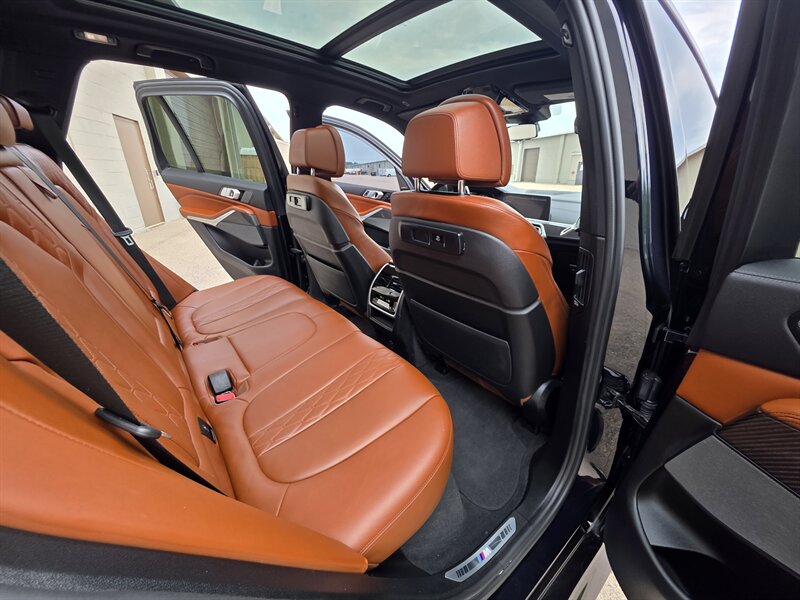 2022 BMW X5 M50i - Photo 18 - Westport, MA 02790