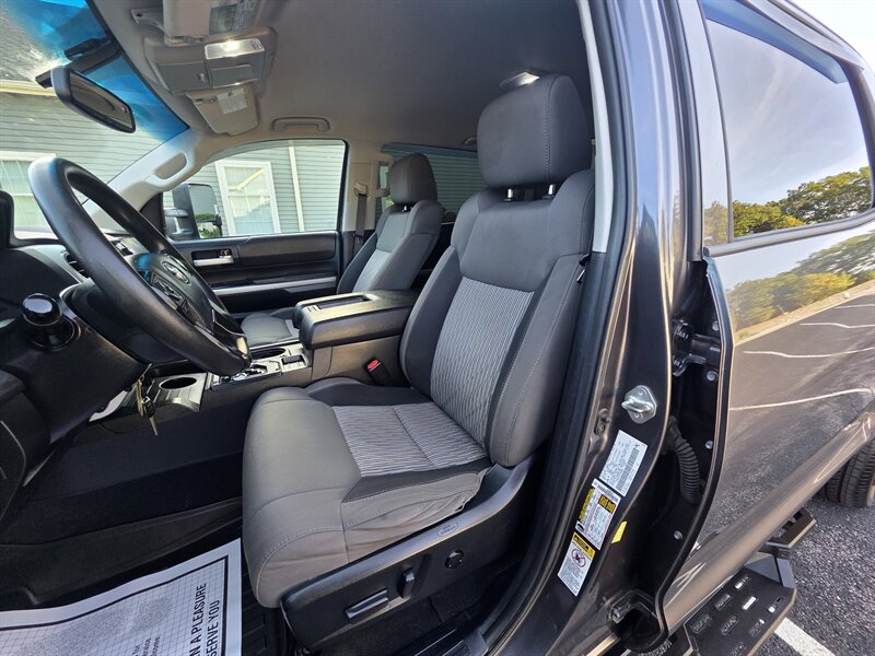 2015 Toyota Tundra SR5 - Photo 19 - Westport, MA 02790