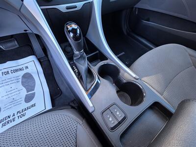 2014 Hyundai SONATA SE - Photo 23 - Westport, MA 02790