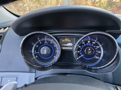 2014 Hyundai SONATA SE - Photo 9 - Westport, MA 02790