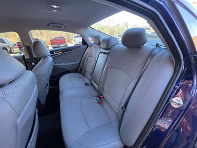 2014 Hyundai SONATA SE - Photo 11 - Westport, MA 02790