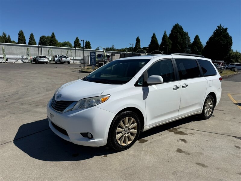 2012 Toyota Sienna XLE 7-Passenger  