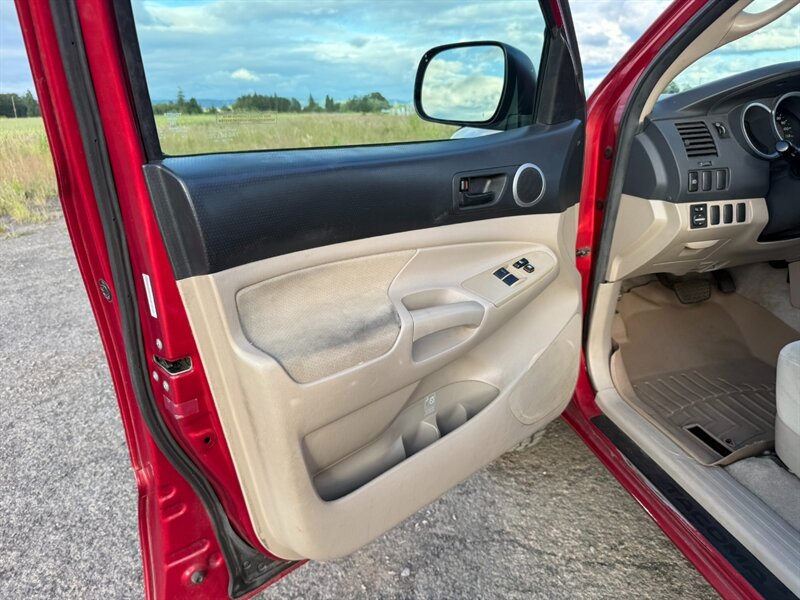 2007 Toyota Tacoma PreRunner V6 SRS - Photo 32 - Hillsboro, OR 97124