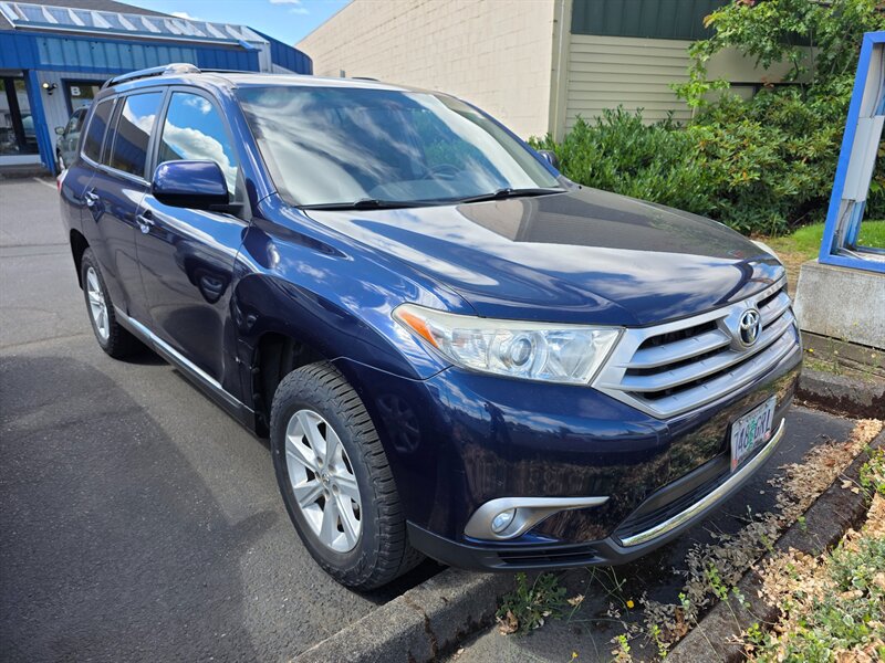 2013 Toyota Highlander - Photo 2 - Hillsboro, OR 97124