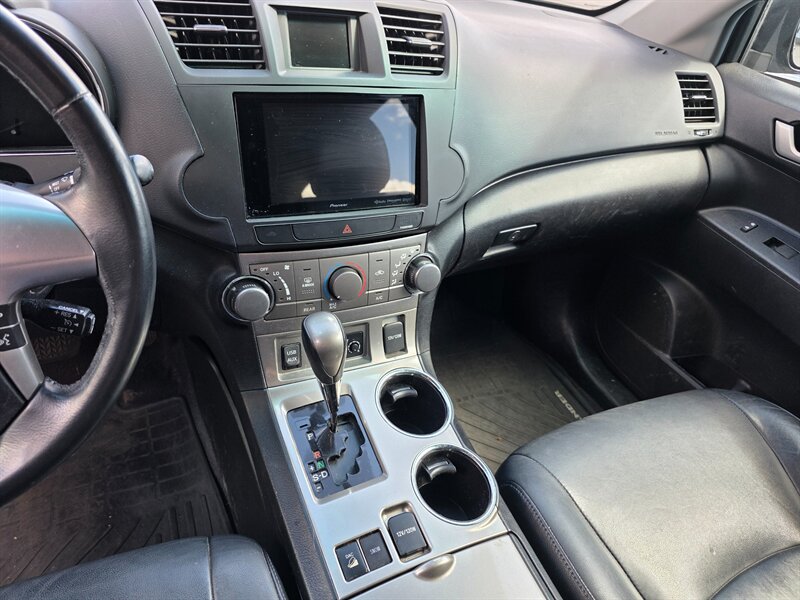 2013 Toyota Highlander - Photo 10 - Hillsboro, OR 97124