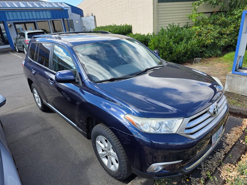 2013 Toyota Highlander   - Photo 1 - Hillsboro, OR 97124