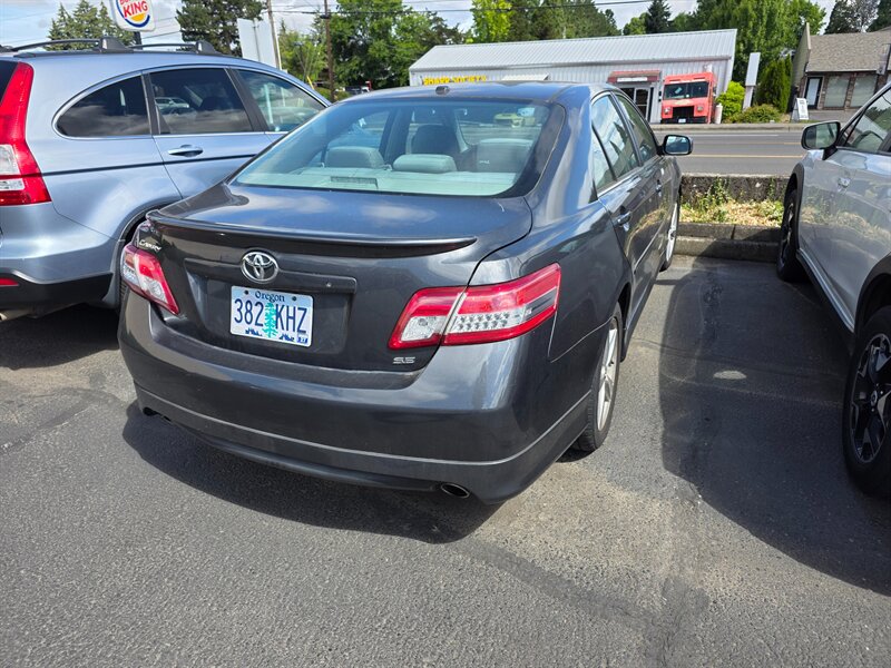 2011 Toyota Camry - Photo 4 - Hillsboro, OR 97124