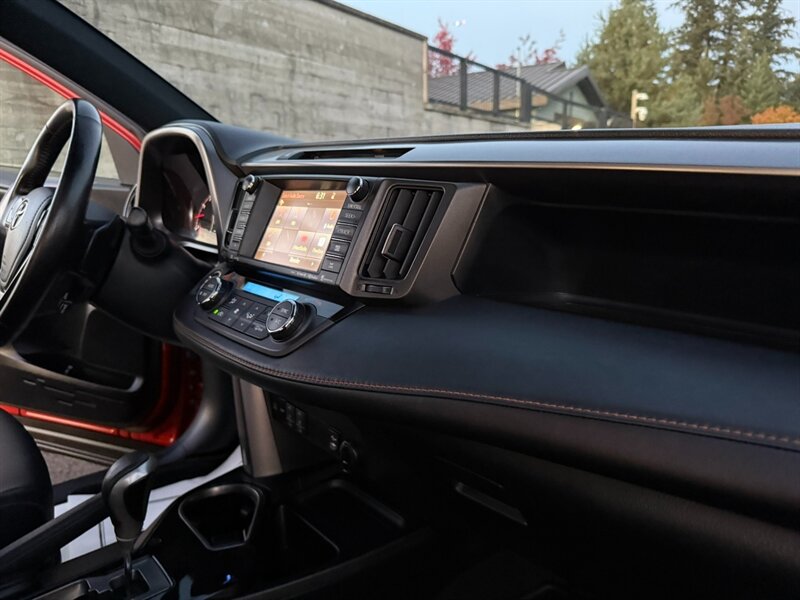 2016 Toyota RAV4 SE - Photo 24 - Hillsboro, OR 97124