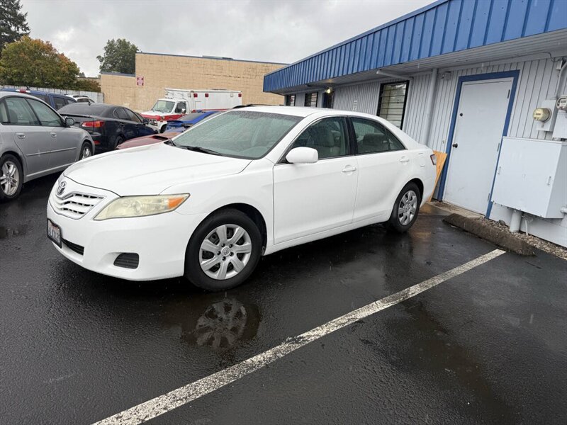 2011 Toyota Camry Base 4dr Sedan 6A - Photo 1 - Hillsboro, OR 97124