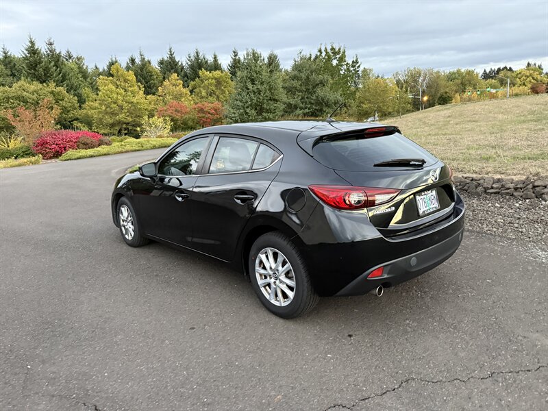 2015 Mazda Mazda3 i Touring - Photo 5 - Hillsboro, OR 97124