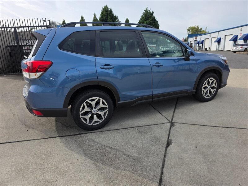 2020 Subaru Forester Premium - Photo 6 - Hillsboro, OR 97124