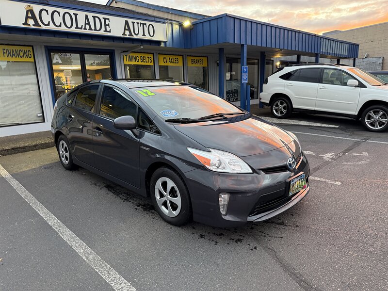 2015 Toyota Prius Three 4dr Hatchback - Photo 1 - Hillsboro, OR 97124