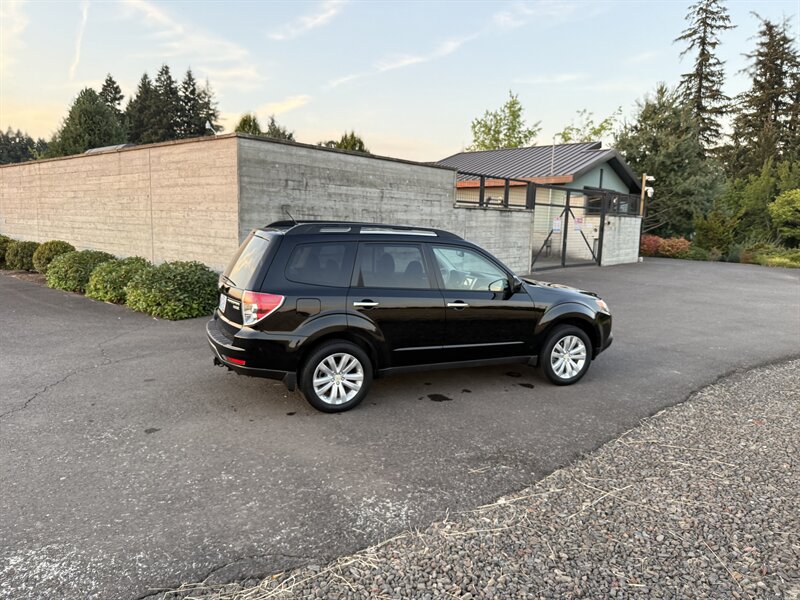2011 Subaru Forester X Premium Package - Photo 16