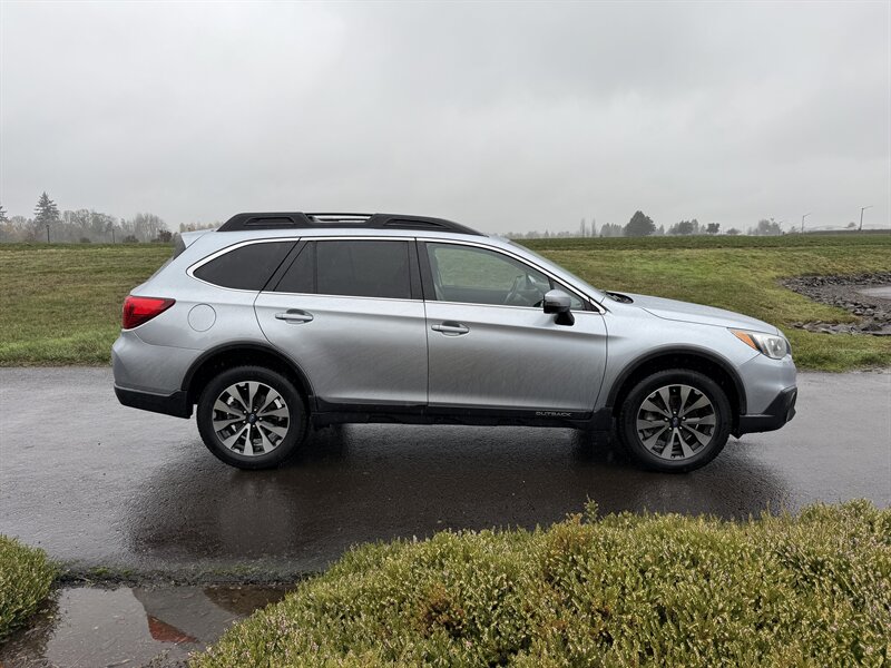 2017 Subaru Outback 3.6R Limited  