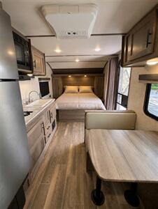 2022 Gulf Stream Coach 25BH   - Photo 8 - Harlingen, TX 78552