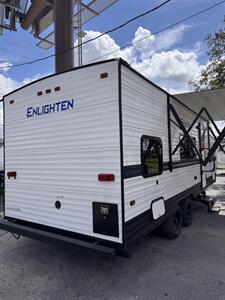 2022 Gulf Stream Coach 25BH   - Photo 7 - Harlingen, TX 78552