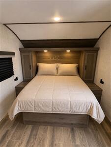 2022 Gulf Stream Coach 25BH   - Photo 15 - Harlingen, TX 78552