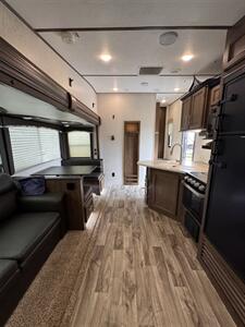 2019 Keystone KEYSTONE 29RDB  CUGAR - Photo 6 - Harlingen, TX 78552