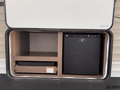 2018 Keystone Hideout 28PKS - Photo 8 - Harlingen, TX 78552