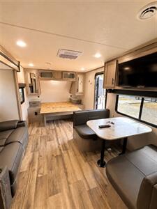 2024 Keystone Coleman 2115RK   - Photo 6 - Harlingen, TX 78552
