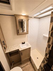 2024 Keystone Coleman 2115RK   - Photo 5 - Harlingen, TX 78552