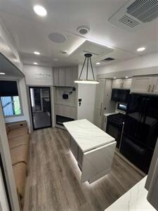 2024 BRINKLEY G3500   - Photo 11 - Harlingen, TX 78552