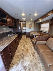 2016 Ford Motorhome Chassis 31BD   - Photo 7 - Harlingen, TX 78552