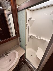 2016 Ford Motorhome Chassis ST   - Photo 12 - Harlingen, TX 78552