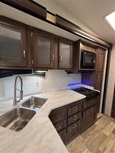 2019 Forest River Work and Play 29WKS   - Photo 7 - Harlingen, TX 78552