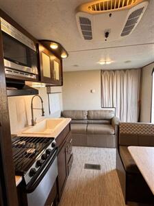 2018 Prime Time RV Avenger 26BK   - Photo 9 - Harlingen, TX 78552