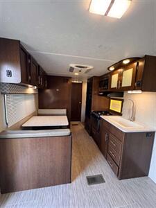 2018 Prime Time RV Avenger 26BK   - Photo 5 - Harlingen, TX 78552