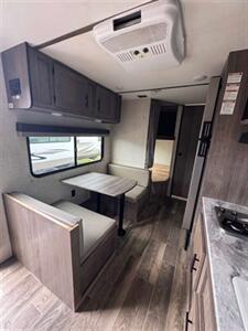 2022 Gulf Stream Coach 25BH   - Photo 5 - Harlingen, TX 78552