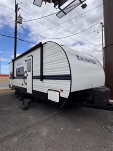 2022 Gulf Stream Coach 25BH   - Photo 2 - Harlingen, TX 78552