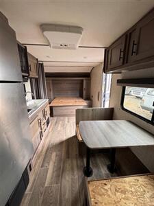 2022 Gulf Stream Coach 25BH   - Photo 3 - Harlingen, TX 78552