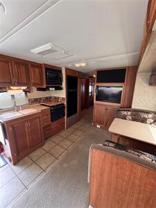 2008 Ford Motorhome RIPTIDE - Photo 9 - Harlingen, TX 78552