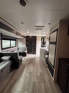 2022 Jayco 284BHS   - Photo 4 - Harlingen, TX 78552