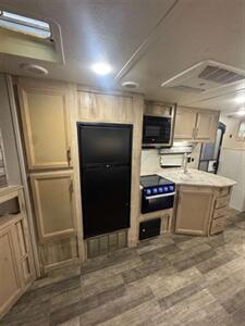 2021 COACHMEN CATALINA - Photo 4 - Harlingen, TX 78552