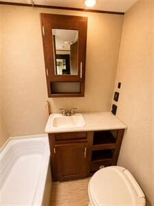 2018 Prime Time RV Avenger 29RBS   - Photo 5 - Harlingen, TX 78552