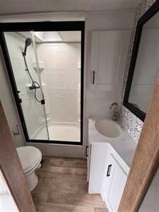 2021 Keystone ARCADIA RL  3250 - Photo 6 - Harlingen, TX 78552