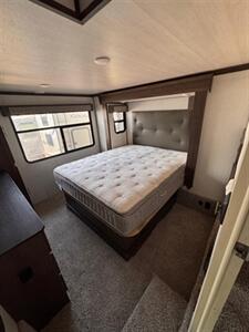 2020 Forest River Wildwood 378FL - Photo 2 - Harlingen, TX 78552