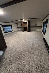 2020 Forest River Wildwood 378FL - Photo 3 - Harlingen, TX 78552