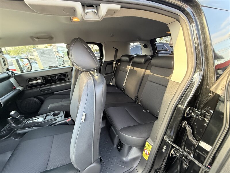 2007 Toyota FJ Cruiser 4dr SUV - Photo 22 - South Gate, CA 90280