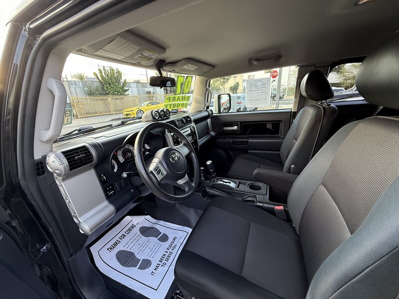 2007 Toyota FJ Cruiser 4dr SUV - Photo 14 - South Gate, CA 90280